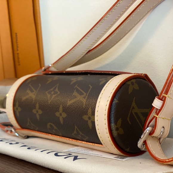 +NWT+ LOUIS VUITTON Flask Holder : Monogram steel / Monogram canvas & cowhide - Picture 12 of 16